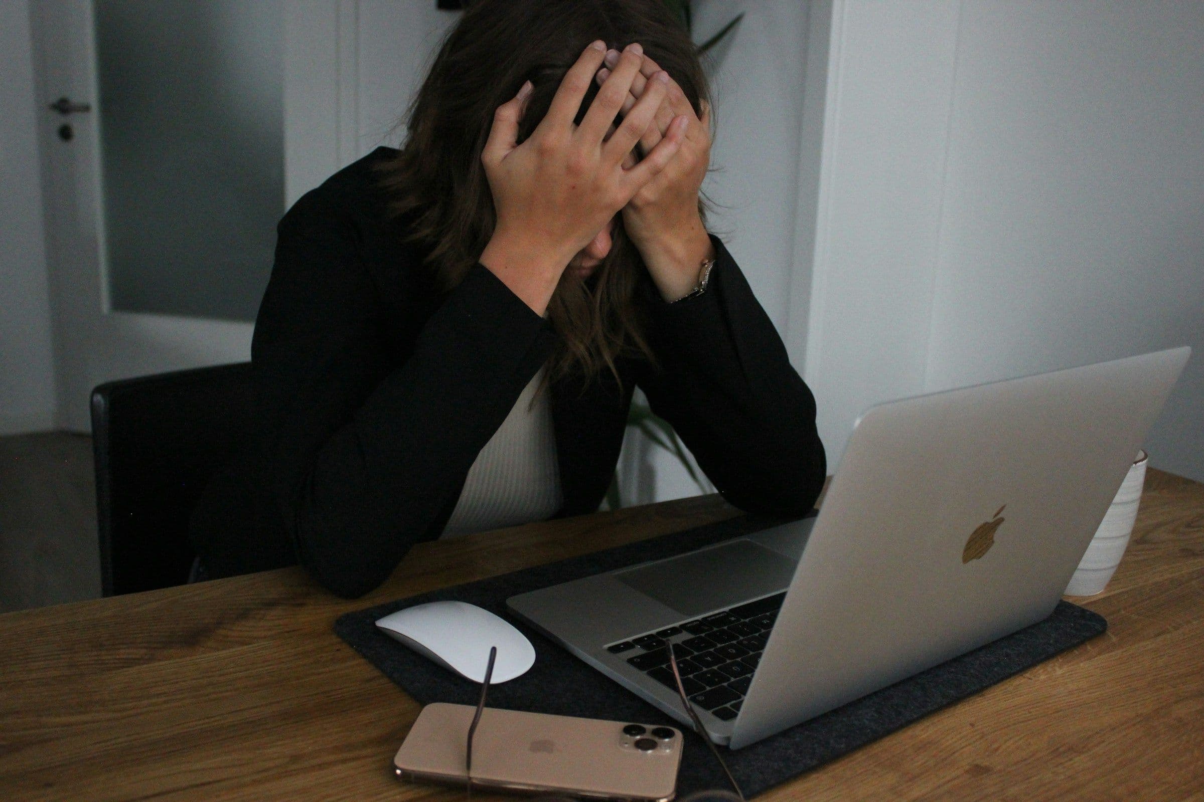 person worried - How to Memorize Flashcards