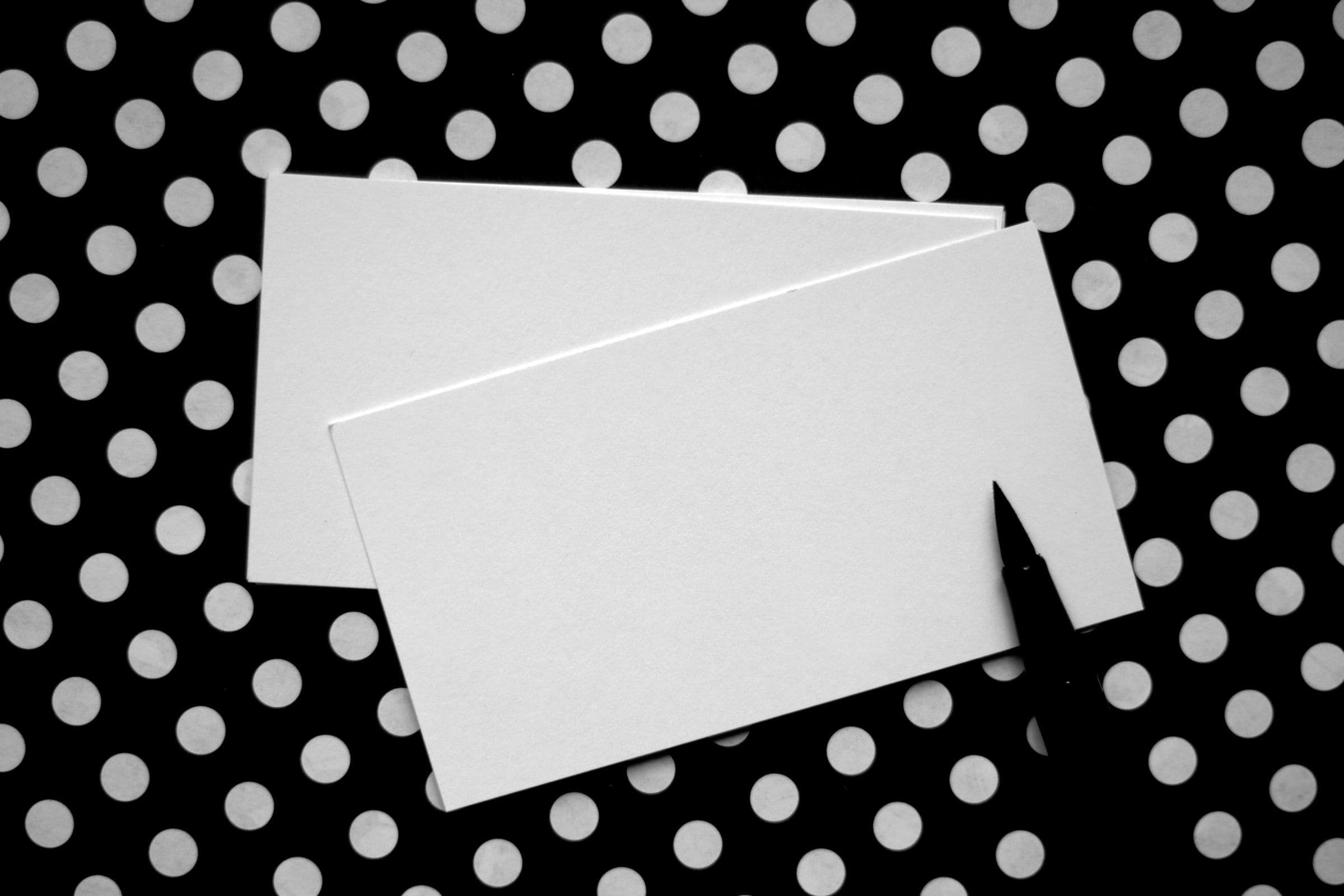 pen with flashcard - How to Make a Flashcard